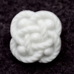Shank polyester button 