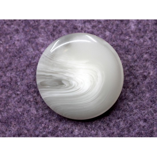 Shank polyester button 