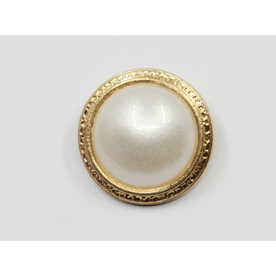 Shank polyester button 