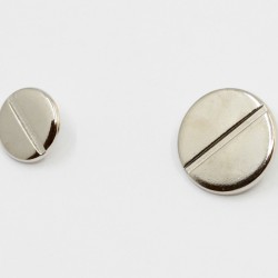 Metal shank button 