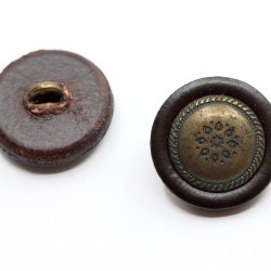 Leather button with shank