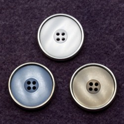 4-HOLE POLYESTER BUTTONS