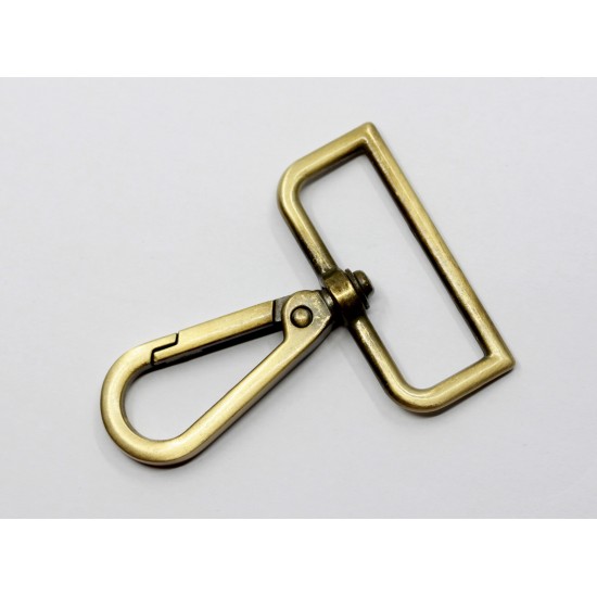 Metal locker 