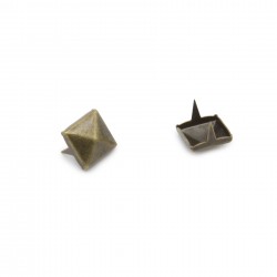 Rivet metal pyramid