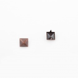 Rivet metal pyramid